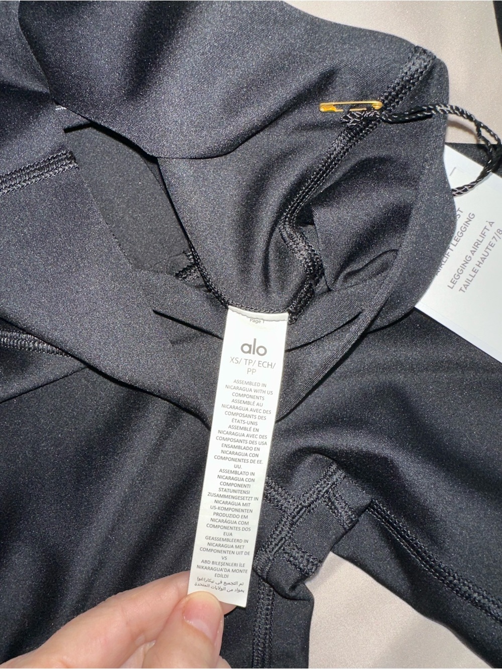 ALO Yoga Airlift Leggings - Picture 4 of 6
